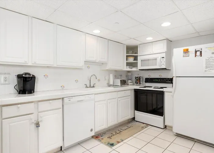 Fantastic Ocean Views From 2 Bedroom Quay With Outdoor & Indoor Pool! Ferienhaus *