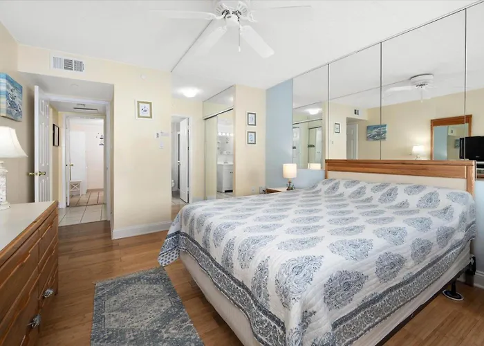 Fantastic Ocean Views From 2 Bedroom Quay With Outdoor & Indoor Pool!