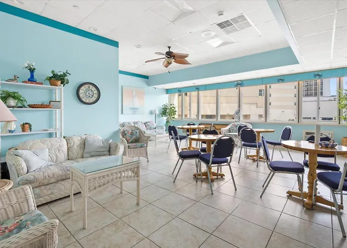 Fantastic Ocean Views From 2 Bedroom Quay With Outdoor & Indoor Pool! Ferienhaus *