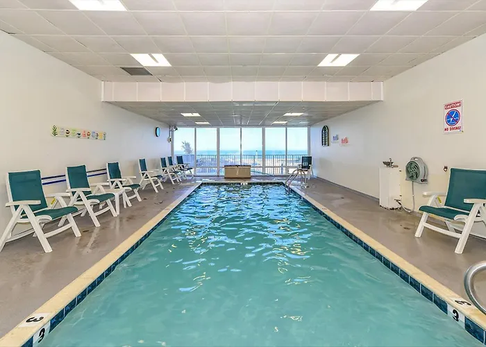 Fantastic Ocean Views From 2 Bedroom Quay With Outdoor & Indoor Pool!